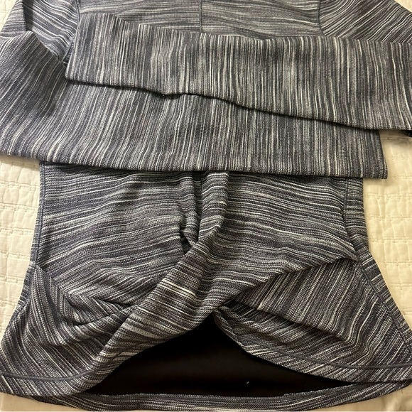 Lululemon Melodic Movement Long Sleeve Size 6 - Picture 4 of 8